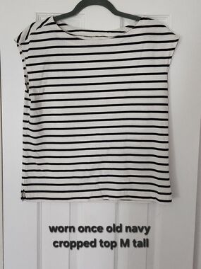 Old Navy White and Black Striped Cropped Tee